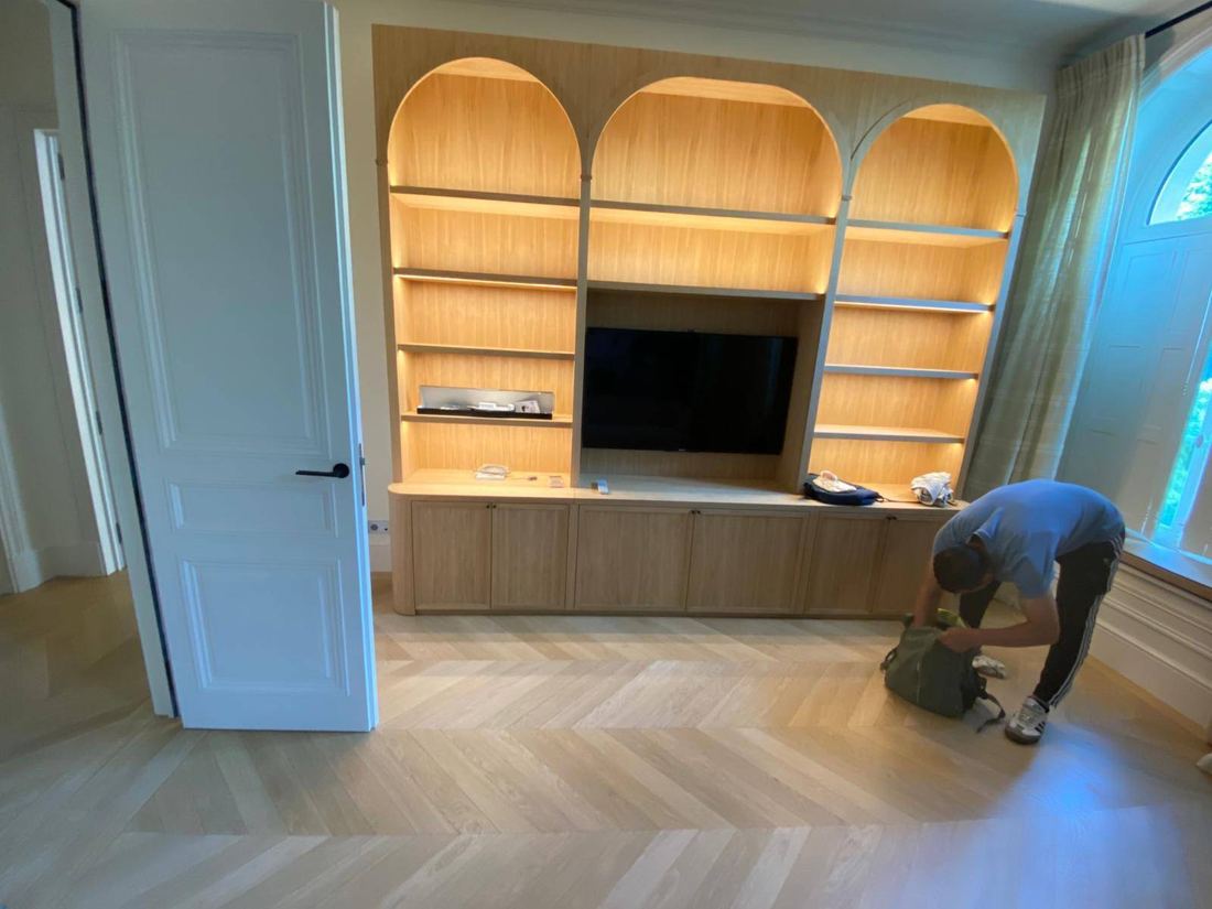 Bibliothèque sur mesure & arches bois